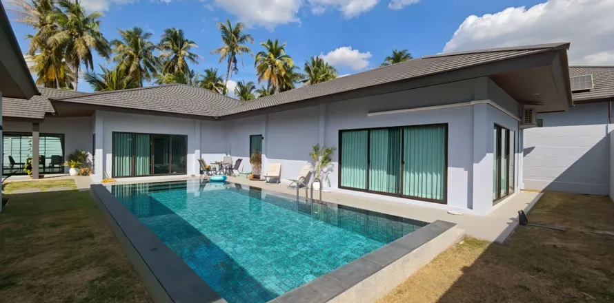 Casa de 3 dormitorios en Pattaya, Tailandia № 155650
