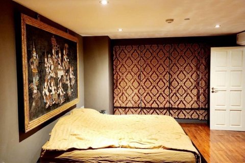 Condominio de 2 dormitorios en Bang Rak, Bangkok, Tailandia № 133681 - foto 15