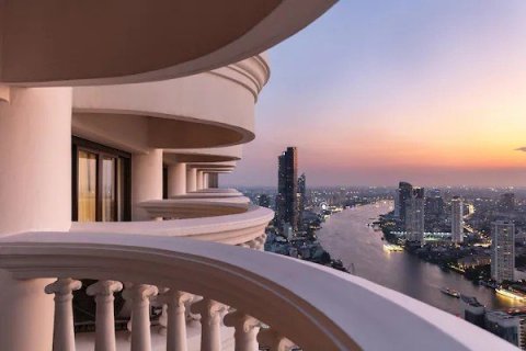 Condominio de 2 dormitorios en Bang Rak, Bangkok, Tailandia № 133681 - foto 26