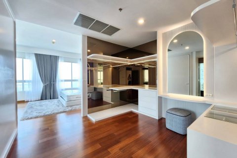 Condominio de 4 dormitorios en Sathon, Bangkok, Tailandia № 133677 - foto 7