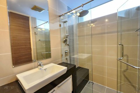 Condominio de 4 dormitorios en Sathon, Bangkok, Tailandia № 133677 - foto 18