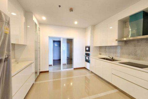 Condominio de 4 dormitorios en Sathon, Bangkok, Tailandia № 133677 - foto 6