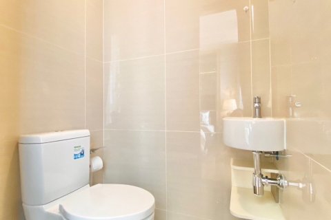 Condominio de 1 dormitorio en Watthana, Bangkok, Tailandia № 133676 - foto 19