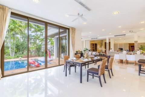 Chalet de 5 dormitorios en Phuket, Tailandia № 133805 - foto 15