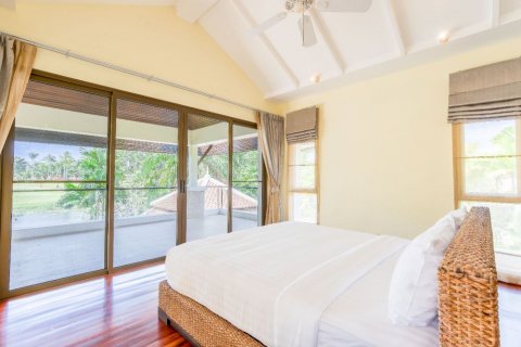 Chalet de 5 dormitorios en Phuket, Tailandia № 133805 - foto 10