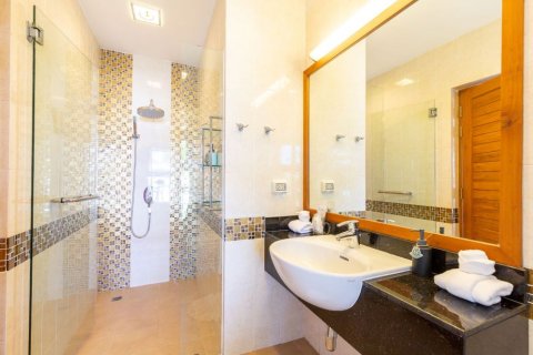 Chalet de 5 dormitorios en Phuket, Tailandia № 133805 - foto 13
