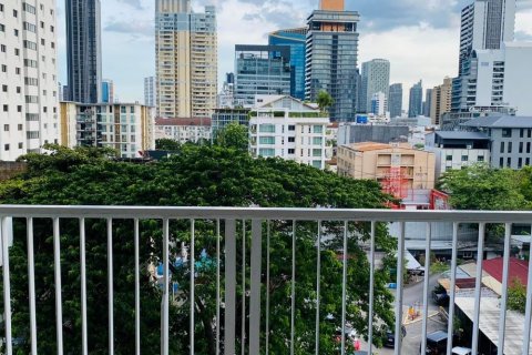 Eigentumswohnung in Watthana, Bangkok, Thailand, 2 Schlafzimmer  № 133754 - Foto 11