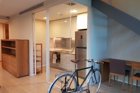 Condominio de 2 dormitorios en Watthana, Bangkok, Tailandia № 133755 - foto 15