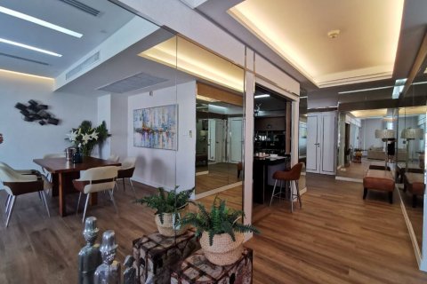 Eigentumswohnung in Watthana, Bangkok, Thailand, 3 Schlafzimmer  № 133753 - Foto 2