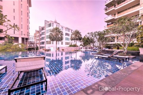 Condominio de 2 dormitorios en Pattaya, Tailandia № 57873 - foto 14
