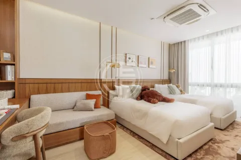 Chalet de 4 dormitorios en Phuket, Tailandia № 190686 - foto 14