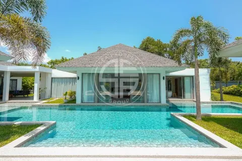 Villa in Phuket, Thailand 7 Schlafzimmer № 190683 - Foto 2
