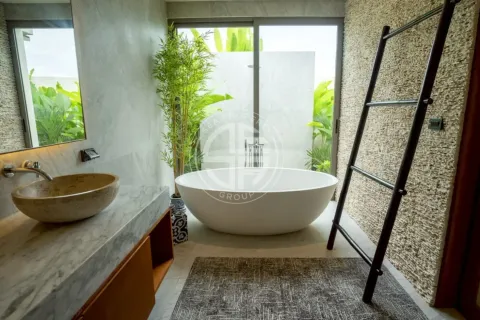 Chalet de 4 dormitorios en Phuket, Tailandia № 190685 - foto 11