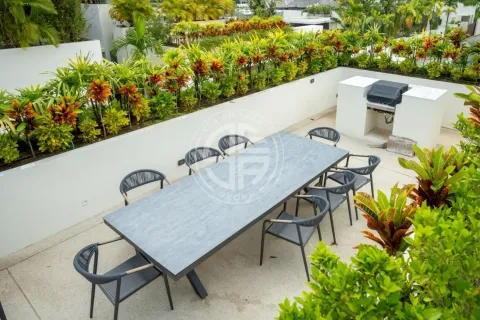 Chalet de 4 dormitorios en Phuket, Tailandia № 190685 - foto 20