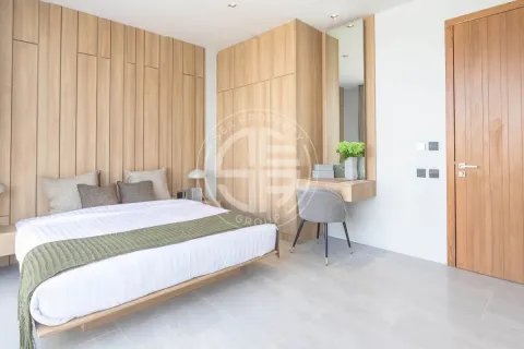 Chalet de 4 dormitorios en Bang Tao, Tailandia № 190687 - foto 6
