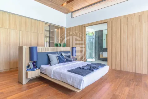 Chalet de 4 dormitorios en Bang Tao, Tailandia № 190687 - foto 14