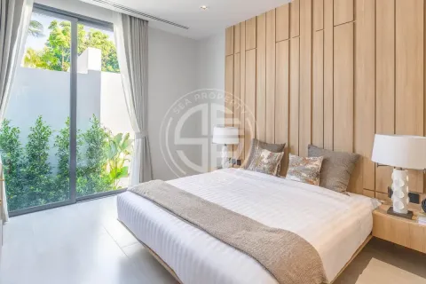 Chalet de 4 dormitorios en Bang Tao, Tailandia № 190687 - foto 12