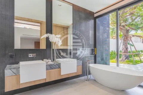 Chalet de 4 dormitorios en Bang Tao, Tailandia № 190687 - foto 13