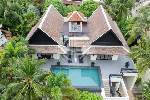 Chalet de 4 dormitorios en Bang Tao, Tailandia № 190688 - foto 18