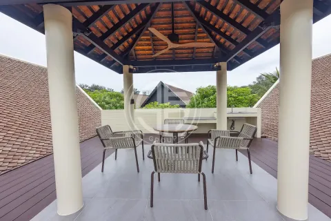 Chalet de 4 dormitorios en Bang Tao, Tailandia № 190688 - foto 17