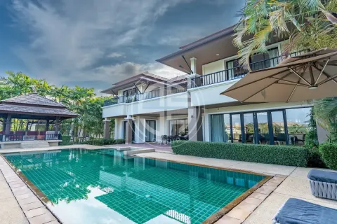Chalet de 4 dormitorios en Bang Tao, Tailandia № 190689 - foto 11