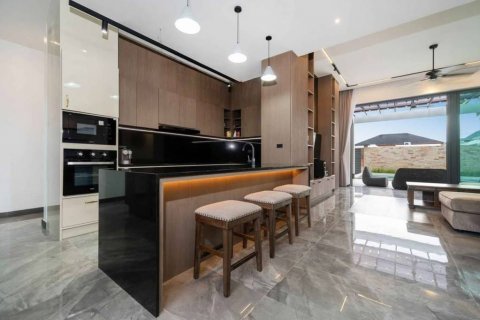 Chalet de 3 dormitorios en Phuket, Tailandia № 135167 - foto 6