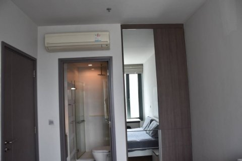 Condominio de 1 dormitorio en Khlong Toei, Bangkok, Tailandia № 135165 - foto 4
