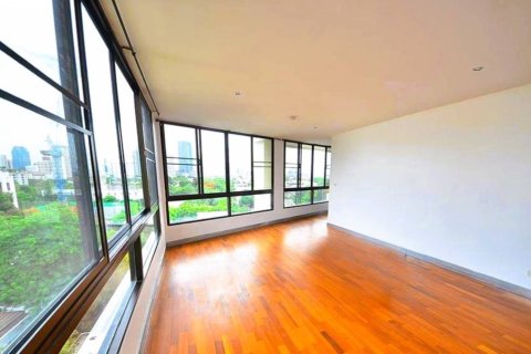 Ático de 3 dormitorios en Bangkok, Tailandia № 181240 - foto 10