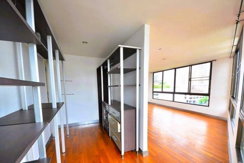 Ático de 3 dormitorios en Bangkok, Tailandia № 181240 - foto 11