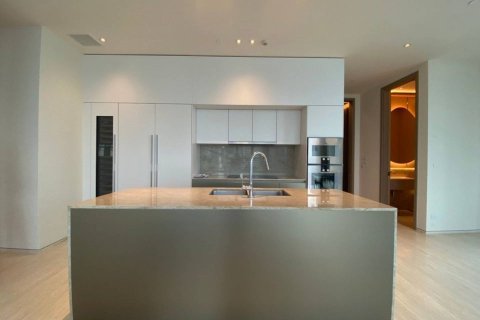 Condo in Bangkok, Thailand, 2 bedrooms № 181237 - photo 8