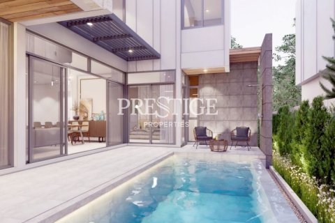 House in Pattaya, Thailand 5 bedrooms № 197706 - photo 3