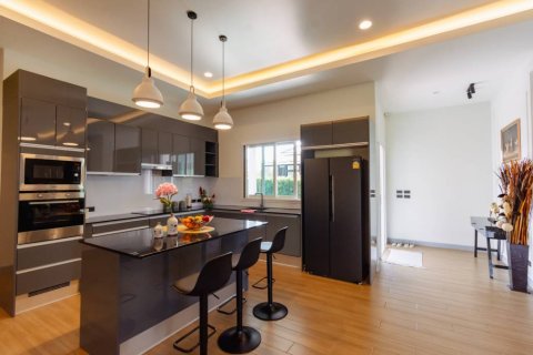 Chalet de 3 dormitorios en Hua Hin, Tailandia № 172833 - foto 8
