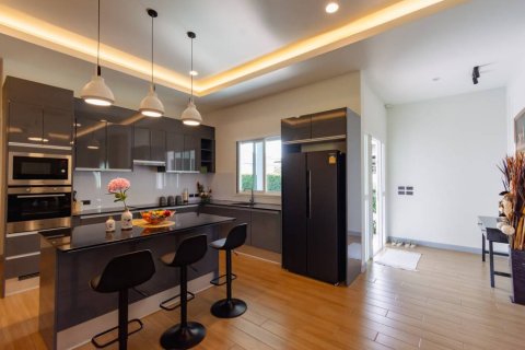 Chalet de 3 dormitorios en Hua Hin, Tailandia № 172833 - foto 7