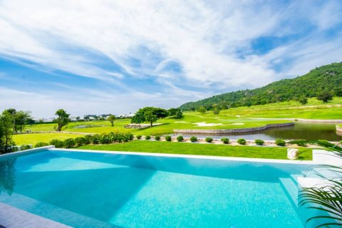 Chalet de 4 dormitorios en Hua Hin, Tailandia № 114066 - foto 2