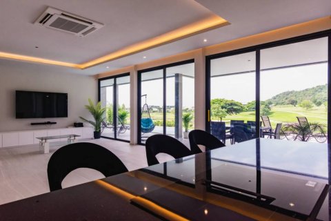 Chalet de 4 dormitorios en Hua Hin, Tailandia № 114066 - foto 6
