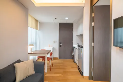 Estudio en el condominio en Khlong Toei, Bangkok, Tailandia № 158161 - foto 2