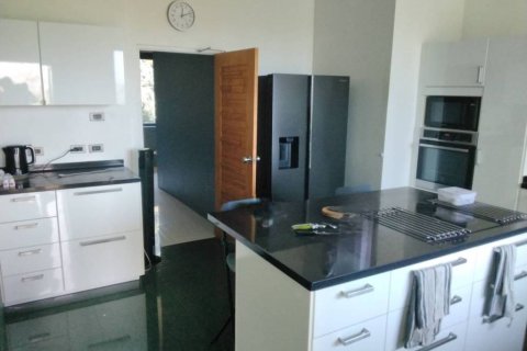 House in Prachuap Khiri Khan, Thailand 4 bedrooms № 162448 - photo 6