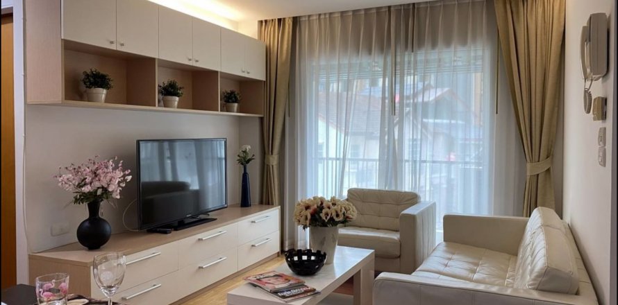 Condo à Phra Khanong, Bangkok, Thaïlande, 3 chambres  № 47874