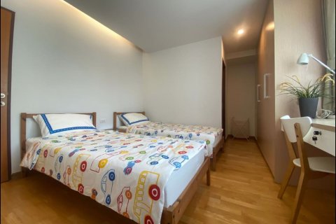 Condo à Phra Khanong, Bangkok, Thaïlande, 3 chambres  № 47874 - photo 6