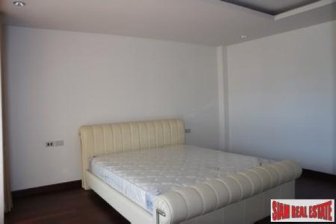 Chalet de 3 dormitorios en Chalong, Tailandia № 202514 - foto 5