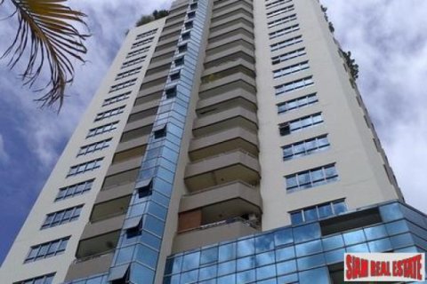 Apartamento de 2 dormitorios en Bangkok, Tailandia № 202515