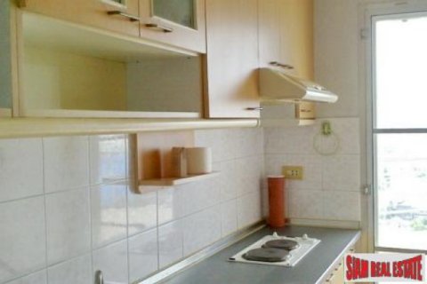 Apartamento de 2 dormitorios en Bangkok, Tailandia № 202515 - foto 5
