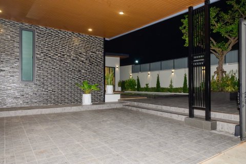 Casa de 3 dormitorios en Pattaya, Tailandia № 152297 - foto 19