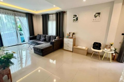 Casa de 3 dormitorios en Pattaya, Tailandia № 152295 - foto 6