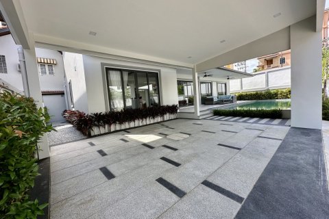 Haus in Pattaya, Thailand 4 Schlafzimmer № 152298 - Foto 4