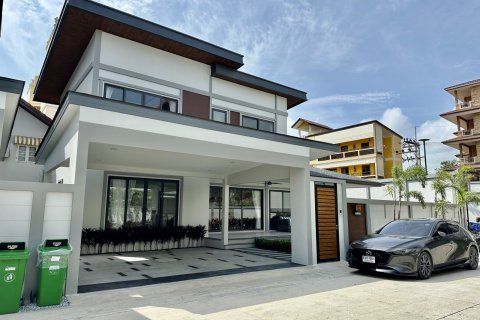 Haus in Pattaya, Thailand 4 Schlafzimmer № 152298