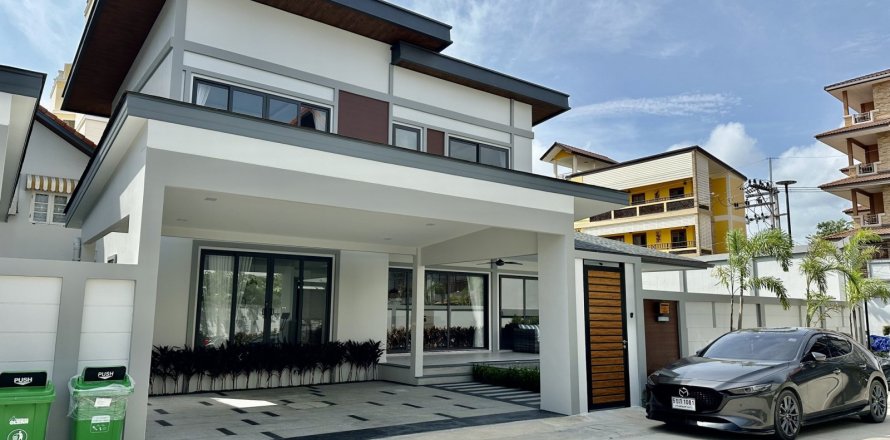 Haus in Pattaya, Thailand 4 Schlafzimmer № 152298