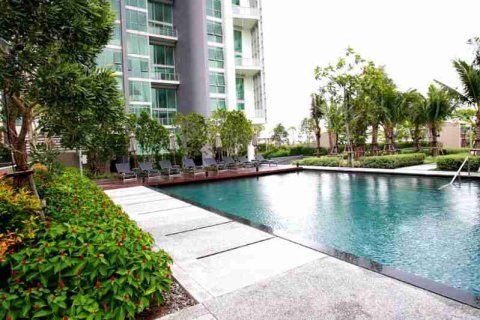 Condominio de 2 dormitorios en Thonburi, Bangkok, Tailandia № 183133 - foto 4