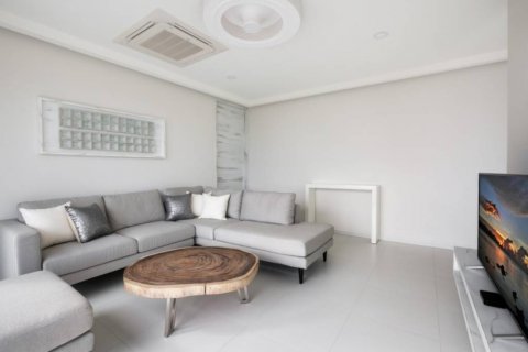 Chalet de 3 dormitorios en Surat Thani, Tailandia № 114055 - foto 4