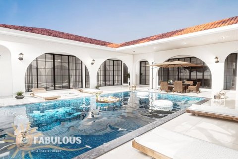 Villa in Rawai, Thailand 4 bedrooms № 179364 - photo 11